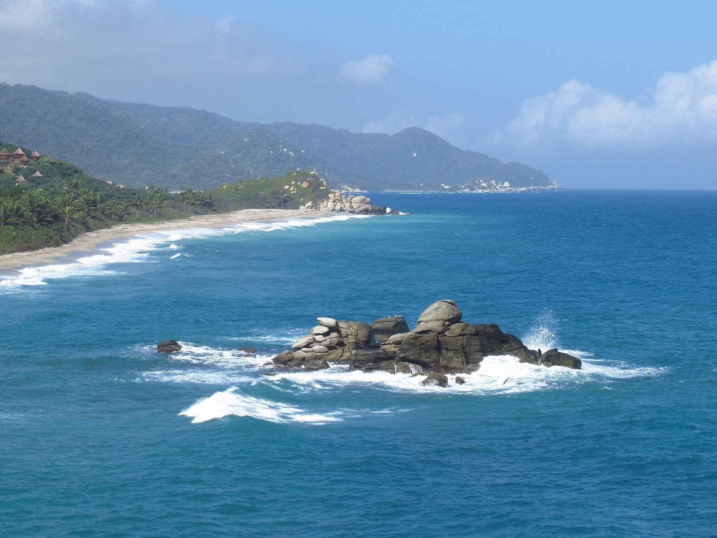 Ensenadas, rocas y costa del Parque Nacional Natural Tayrona