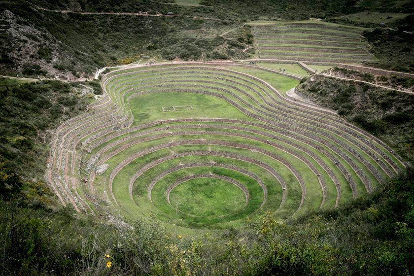 Terrazas circulares del sitio arqueológico de Moray en Perú