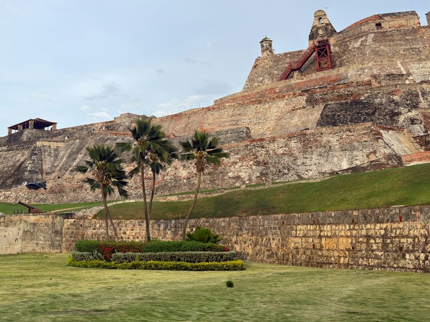 Murallas y rampas del Castillo de San Felipe de Barajas en Cartagena