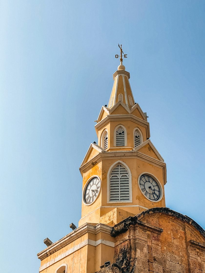 Torre del Reloj de Cartagena sobre la entrada del centro histórico