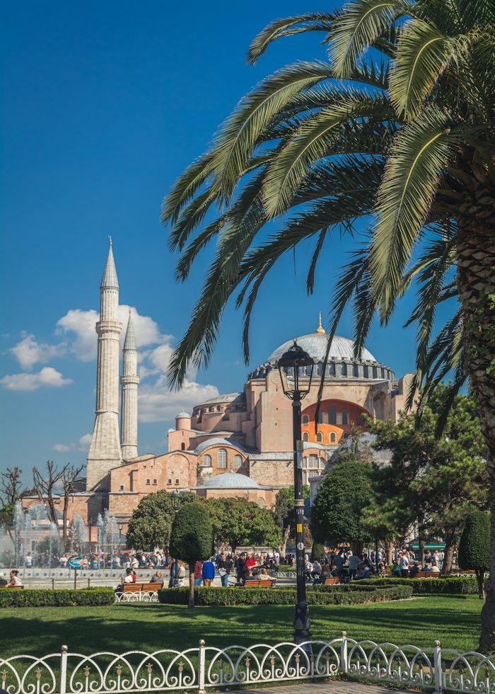 Santa Sofía desde la plaza en Estambul